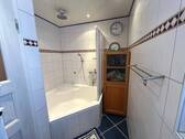 Vorderhaus - Badezimmer im Obergeschoss - 