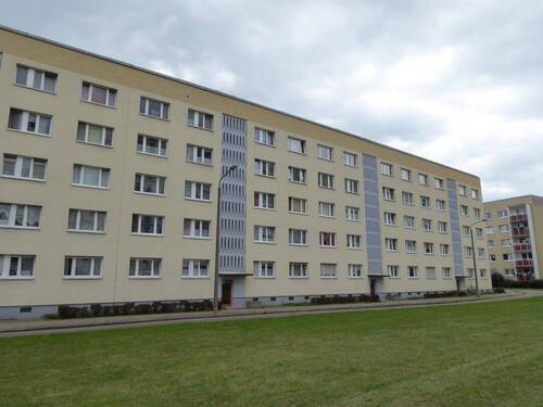 Hausansicht - * in Sanierung * Nahe der Magistrale * Dichterviertel * 15.10.25 *