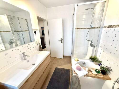 Ihr Badezimmer gen Diele - 