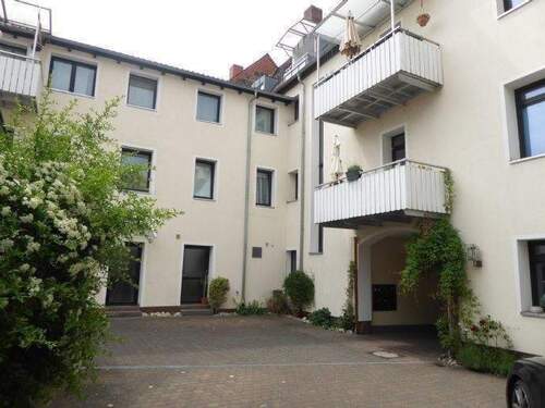 Innenhof - Helle 4-Zimmer-Maisonettewohnung in ruhiger Lage - Fürth Zentrum.