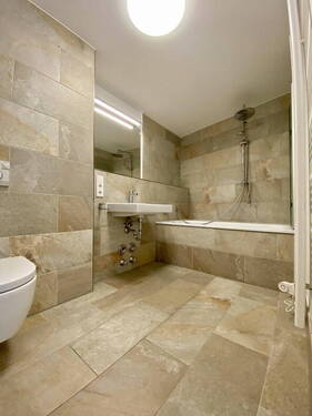 Badezimmer Maisonette - Exklusives Stadthaus mit Stil, Komfort und außergewöhnlicher Flexibilität