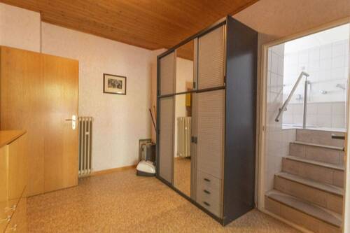 Diele EG mit Zugang zum Bad - 