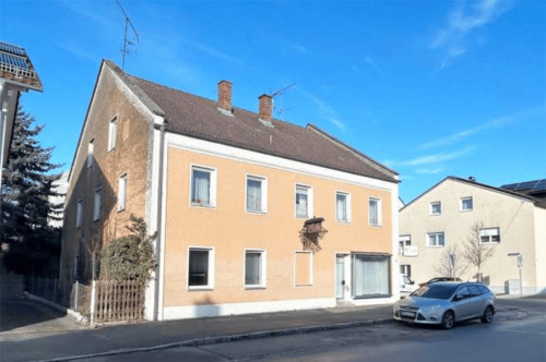 Foto Aussenansicht1.png - Sanierungsobjekt in Plattling Zentrum: Bis zu 10 Wohneinheiten möglich