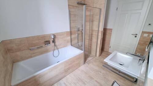 Tageslichtbad - 3 Zimmer Etagenwohnung zur Miete in Dresden