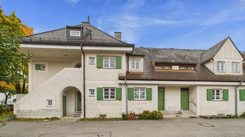 Außenansicht Gesamtgebäude - Charmantes denkmalgeschütztes Reihenhaus mit Geschichte und Stil