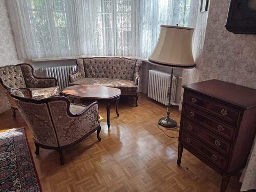 EG Wohnzimmer mit Balkon - 