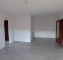 Röpke + Partner Immobilien: Mit zwei Balkone, Einbauküche und Garage in angenehmer Nordstadtlage! - Pforzheim