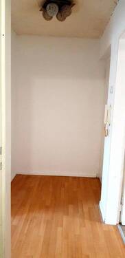Flur - Etagenwohnung mit 47,00 m&sup2; in Ludwigshafen zur Miete