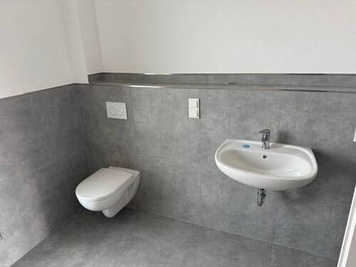 Badezimmer - Etagenwohnung mit 79,80 m² in Ebsdorfergrund zum Kaufen