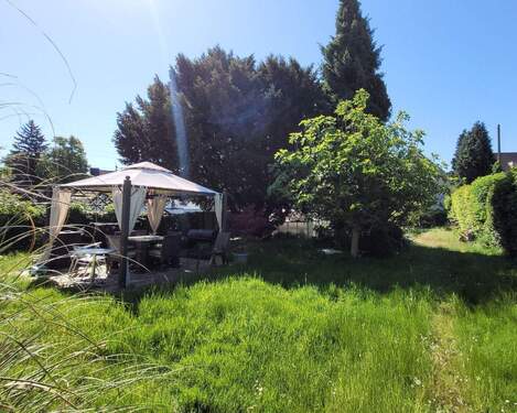 Gartenbereich hinter dem Haus - 