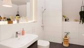 Badezimmer mit bodengleicher Dusche - Etagenwohnung mit 49,80 m&sup2; in Ludwigsburg zum Kaufen