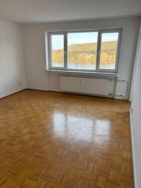 Wohn-/Essbereich - 4 Zimmer Etagenwohnung zur Miete in Remagen