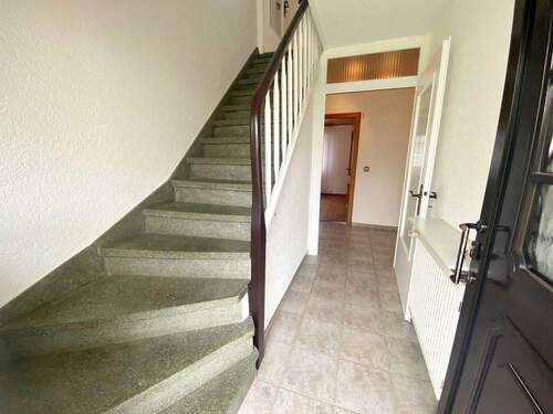 massiv gebaute Treppe - 