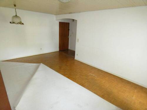 Wohnzimmer - 2 Zimmer Etagenwohnung in Bergheim