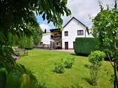 Giebelansicht vom Garten - +++ ländlich gelegenes Einfamilienhaus sucht neuen Besitzer !!! +++