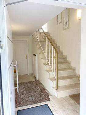 Eingangsbereich-Treppe z. 1.OG - Büro zur Miete in Würselen