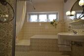 Dusch- und Wannenbad - 