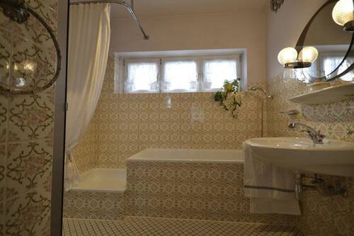 Dusch- und Wannenbad - 