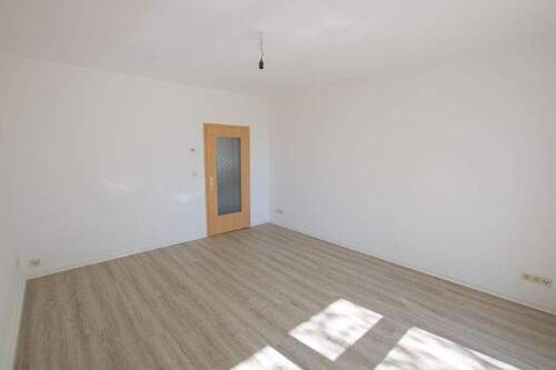 Wohnzimmer - 3 Zimmer Etagenwohnung in Halle (Saale)