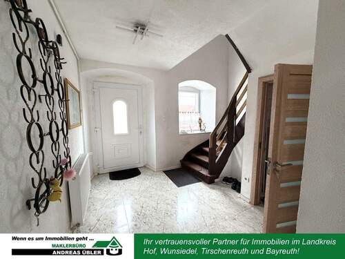 Eingangsbereich - 7 Zimmer Einfamilienhaus zum Kaufen in Schwarzenbach am Wald