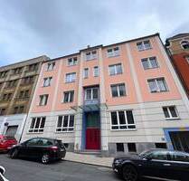 tolle, geräumige, renovierte 4,5 Zimmer Wohnung im Herzen von Hof