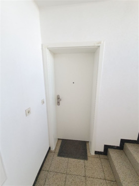 neue Wohnungstüre - 3 Zimmer Etagenwohnung in Lichtenfels