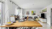 Wohnzimmer 1 - 3 Zimmer Etagenwohnung zum Kaufen in Hamburg