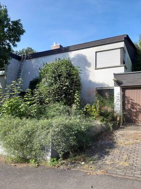 Vorderansicht - 9 Zimmer Einfamilienhaus in Zirndorf