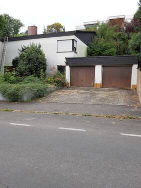 Vorderansicht / Doppelgarage - 