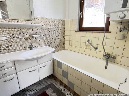 13 EG Tageslichtbad - 
