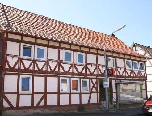 Aussenansicht - Günstiges Wohnhaus, ca. 170 qm Wohnfläche, 69 qm Nutzfläche, Garten, in Abterode