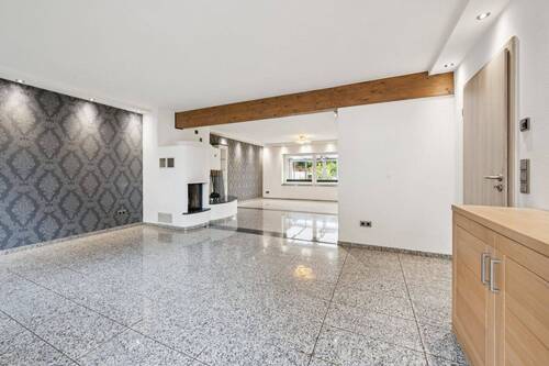 Wohn- Essbereich mit Kamin - 3 Zimmer Reihenmittelhaus in Mönchengladbach