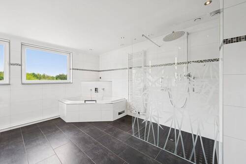 Badzimmer mit Whirwanne - 
