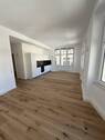 Wohnbereich und Küche - 1 Zimmer Etagenwohnung in Stuttgart