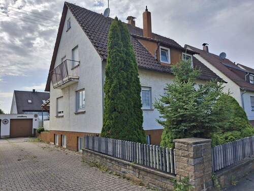 Außenansicht - Einfamilienhaus auf großzügigem Grundstück