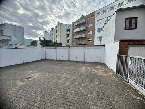 Innenhof / Garagen - 