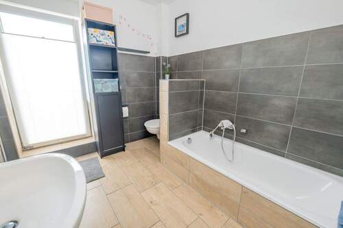 Doppelhaus 3 Badezimmer Rechteseite - 