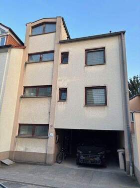 IMG_3963.jpeg - Kessenich! Sehr solides Reihenmittelhaus mit 4 Zimmer, ca. 110 m² Wohnfläche, Garage und Garten sucht neue Eigentümer