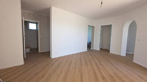 Essdiele mit Zugang Garderobe u. WC - 