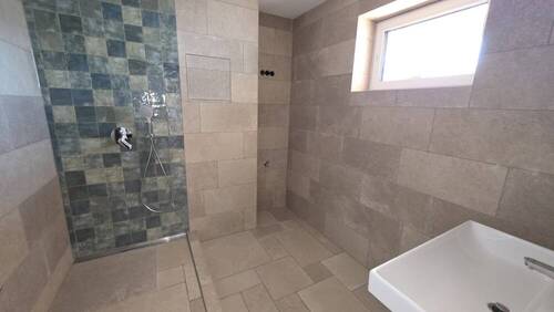neues Bad mit begehbarer Dusche - 