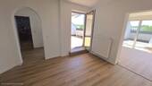 Essdiele mit Zugang zur großen Terrasse - 