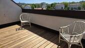 große Dachterrasse mit Blick auf Burg - 