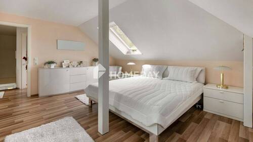 1. OG Schlafzimmer 2 - 