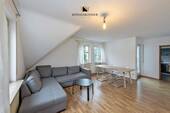 Wohnzimmer - Vorteilhaft geschnittene und zentral gelegene 3-Zimmer-Wohnung
