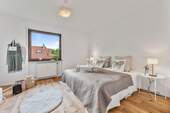 Schlafzimmer - sofort frei: Hochwertig renovierte 3-Zimmer mit Südbalkon