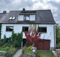 Großzügige und umfangreich sanierte Doppelhaushälfte mit neuer Heizung, Carport und Obstgarten in sehr ruhiger, idyllischer Wohnlage von Wolkenstein