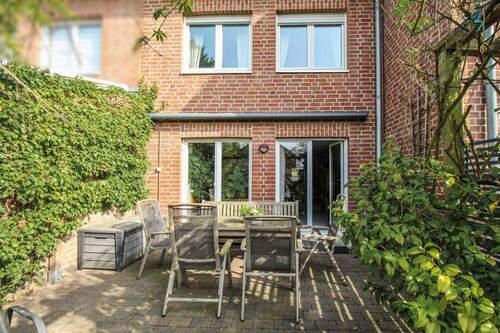 Terrasse - 6 Zimmer Einfamilienhaus zum Kaufen in Neuss