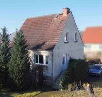 Jetzt anpacken, gestalten, einziehen - Familienhaus mit Potenzial in Samtens auf Rügen