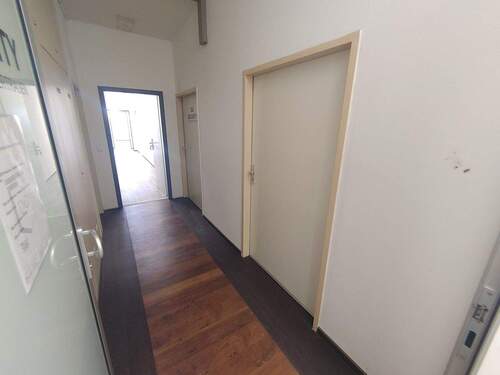 Vorflur Treppenhaus - Büro mit 160,00 m&sup2; in Lübeck / Genin zur Miete