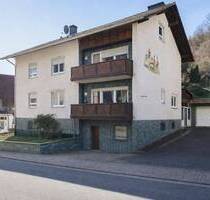 Wohnen, vermieten, arbeiten - 3-Familienhaus mit Schreinerei, Doppelgarage und Bauplatz - Flörsbachtal Lohrhaupten